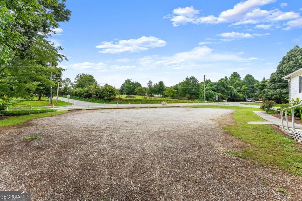 5304 Bethel RD Clermont, GA 30527