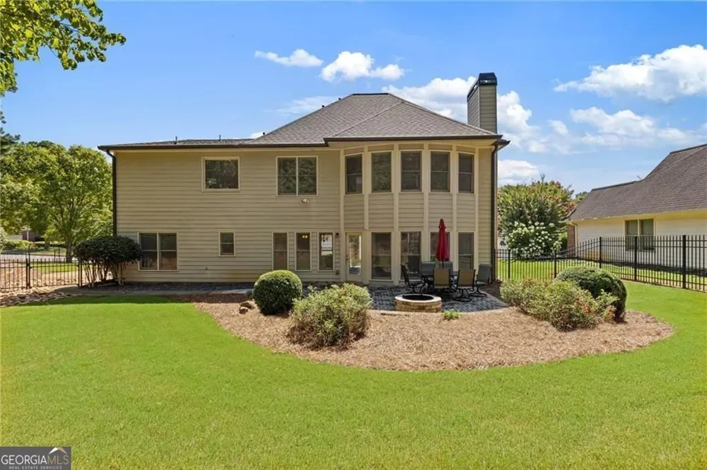 1025 Fairview Club CIR Dacula, GA 30019