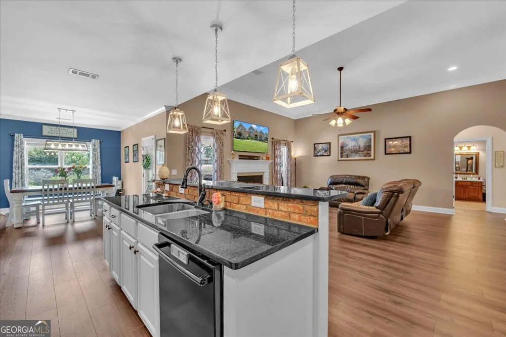 113 Bridgeway DR Warner Robins, GA 31088