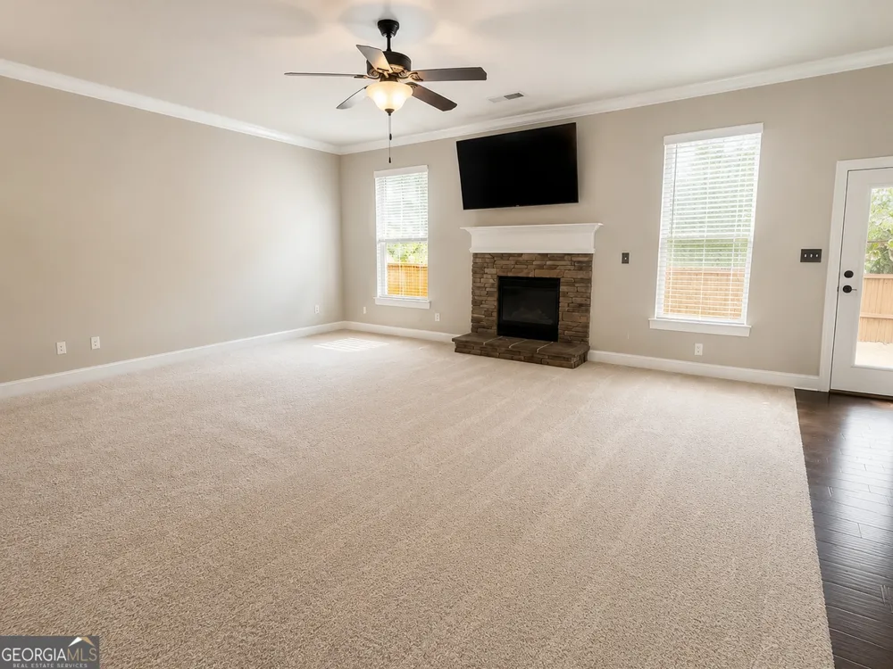 835 Lorrimont LN Fairburn, GA 30213