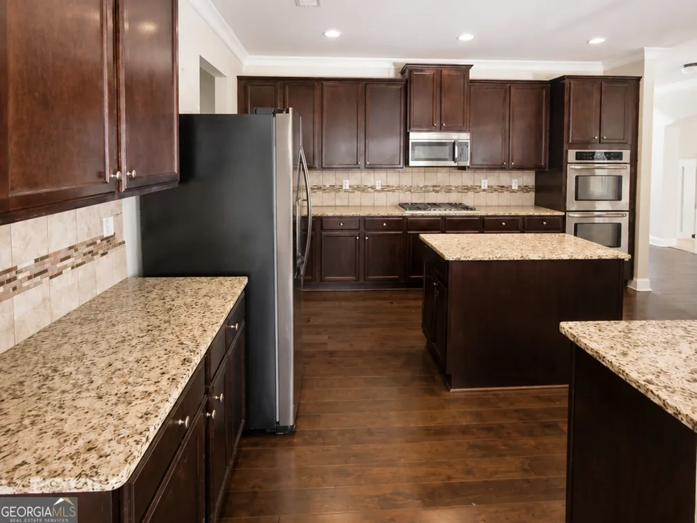 835 Lorrimont LN Fairburn, GA 30213