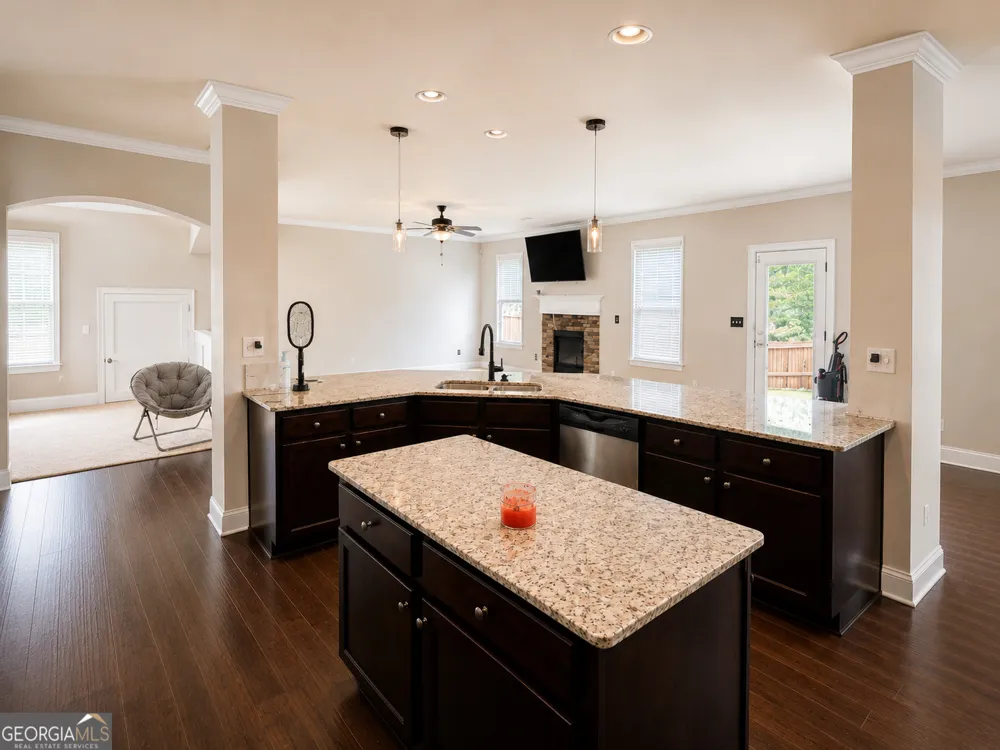 835 Lorrimont LN Fairburn, GA 30213