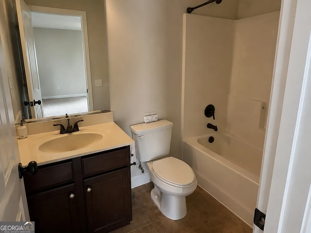 835 Lorrimont LN Fairburn, GA 30213