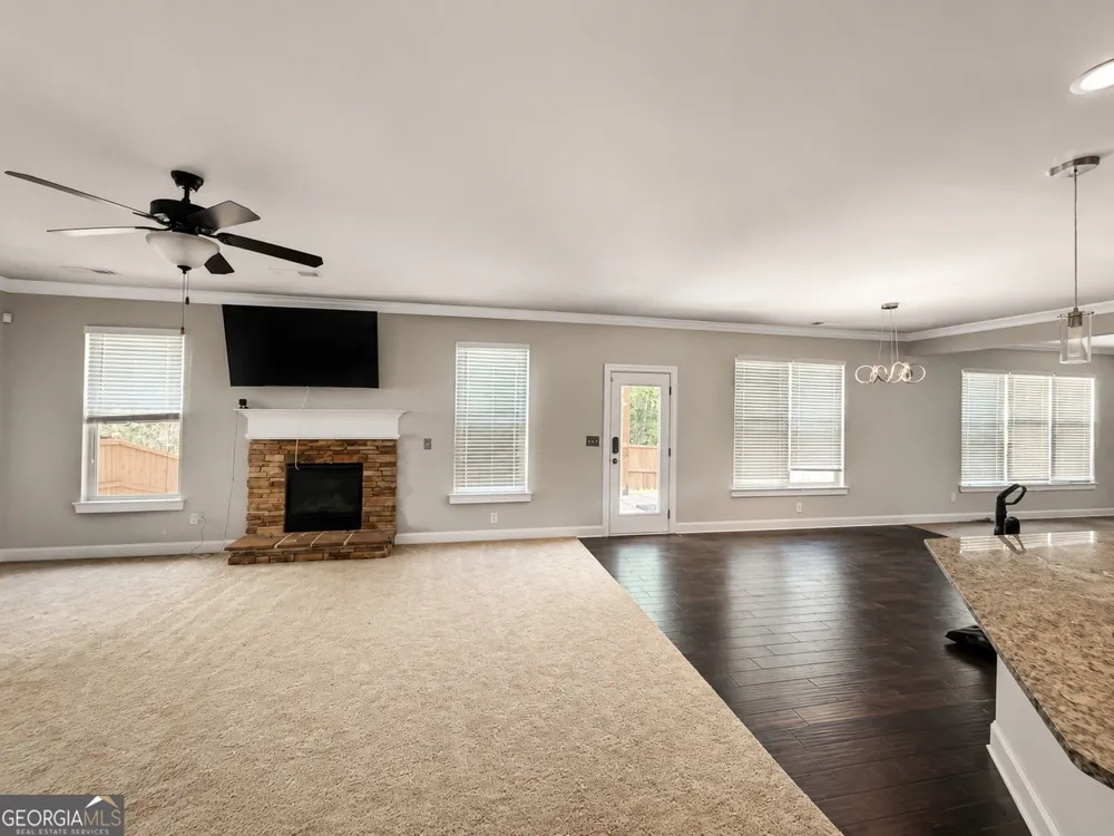 835 Lorrimont LN Fairburn, GA 30213