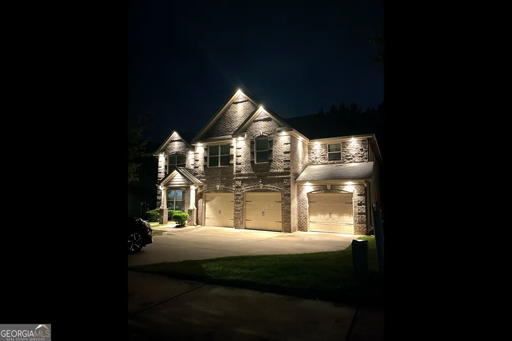 835 Lorrimont LN Fairburn, GA 30213
