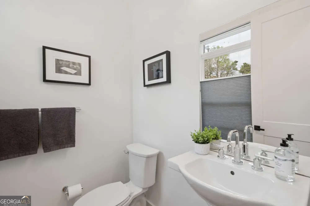 1105 Adam CIR Roswell, GA 30076