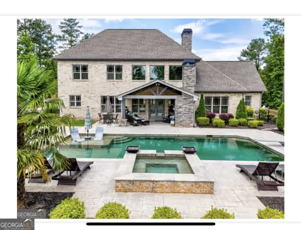 109 River Shoals Dr Forsyth, GA 31029