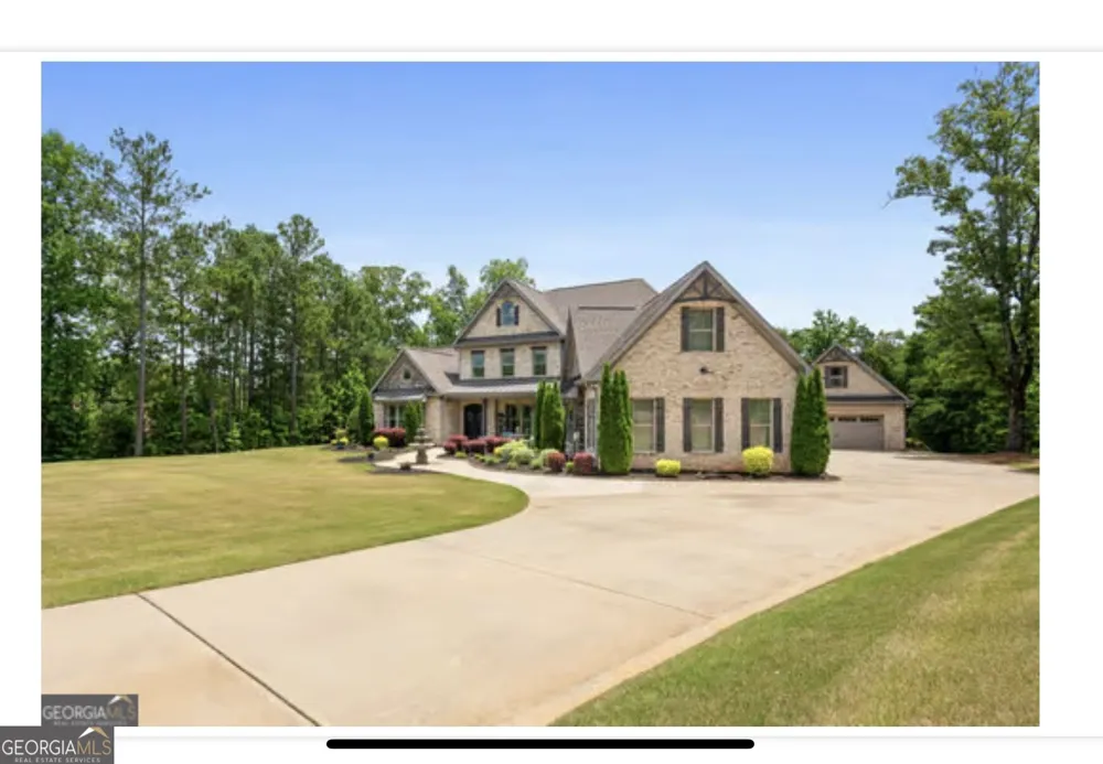109 River Shoals Dr Forsyth, GA 31029
