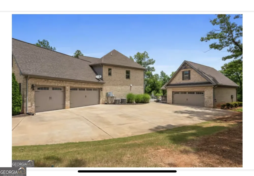 109 River Shoals Dr Forsyth, GA 31029