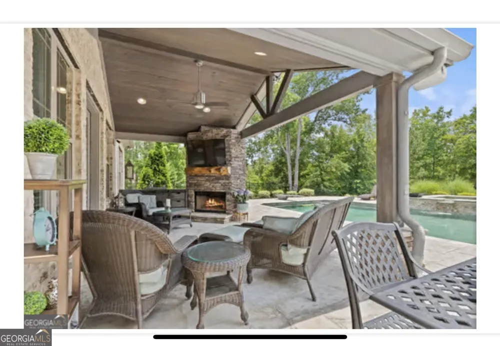 109 River Shoals Dr Forsyth, GA 31029