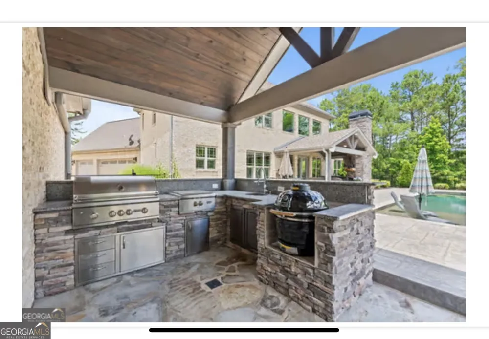 109 River Shoals Dr Forsyth, GA 31029
