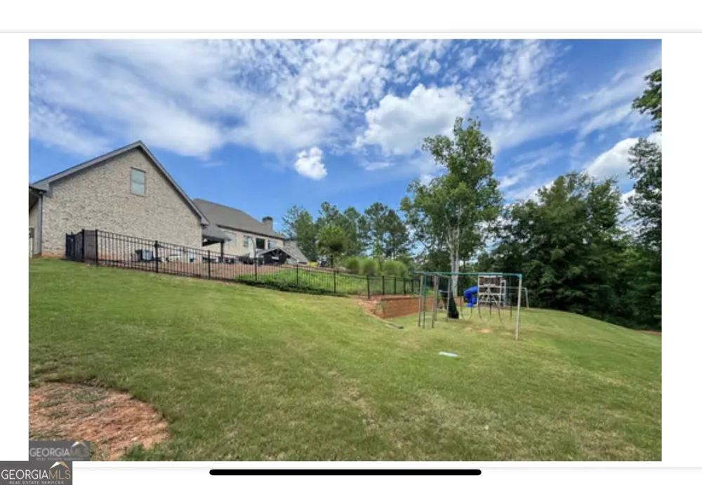 109 River Shoals Dr Forsyth, GA 31029