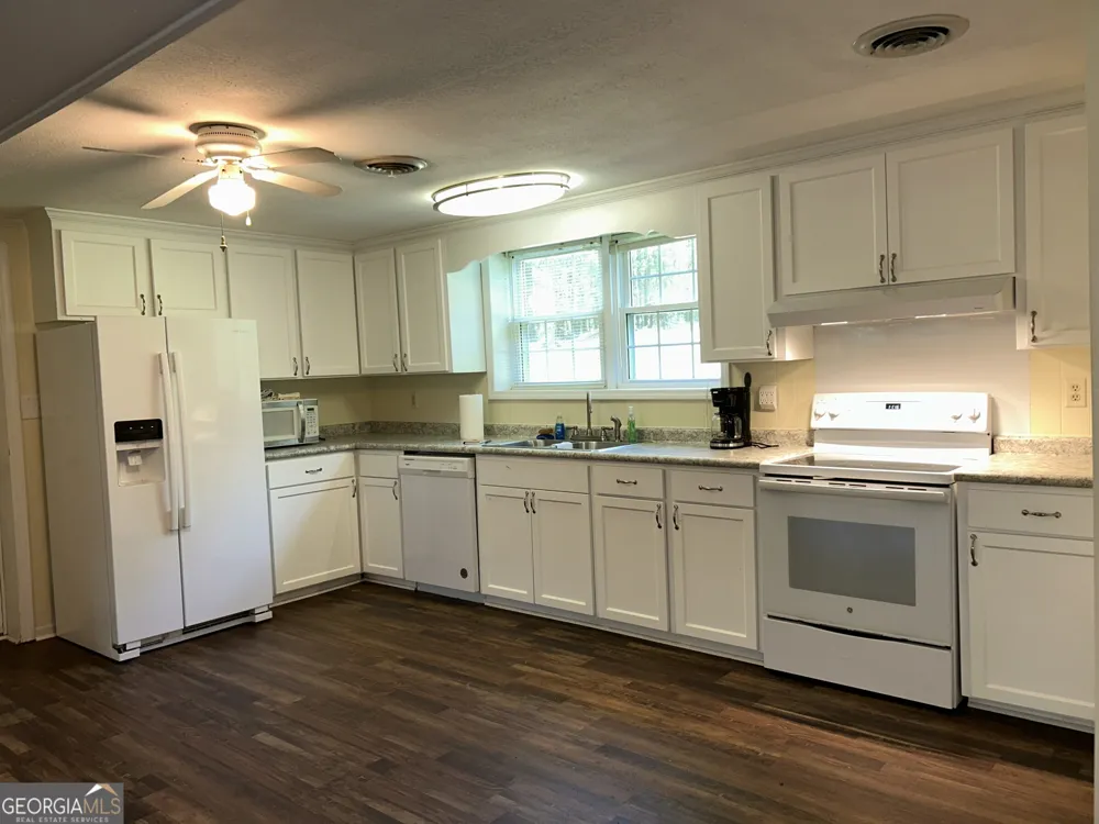 205 22 W HWY Milledgeville, GA 31061