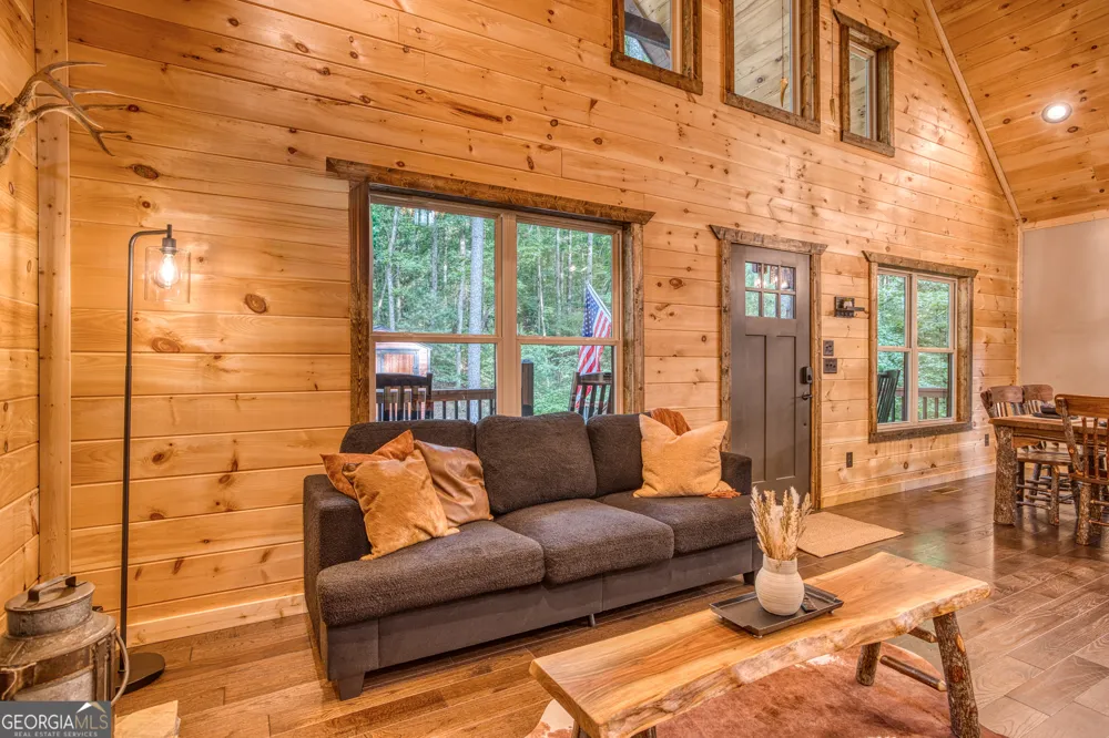 138 Nectar LN Ellijay, GA 30540