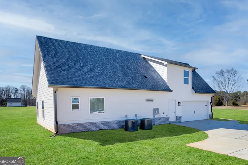 207 Jordan Cofer RD Statham, GA 30666