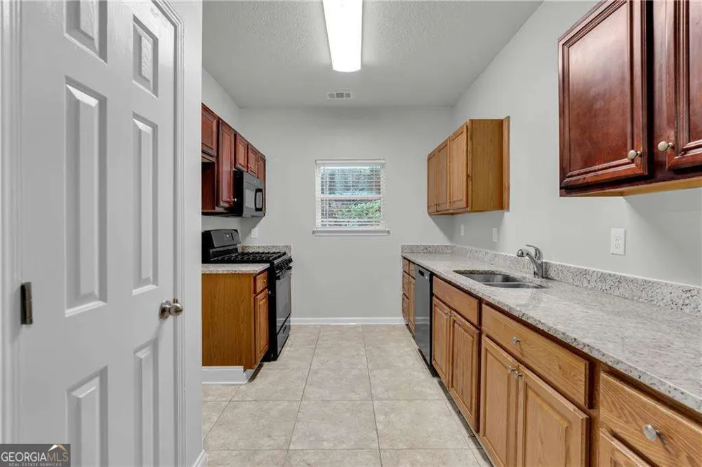 2407 Hackamore DR South Fulton, GA 30349