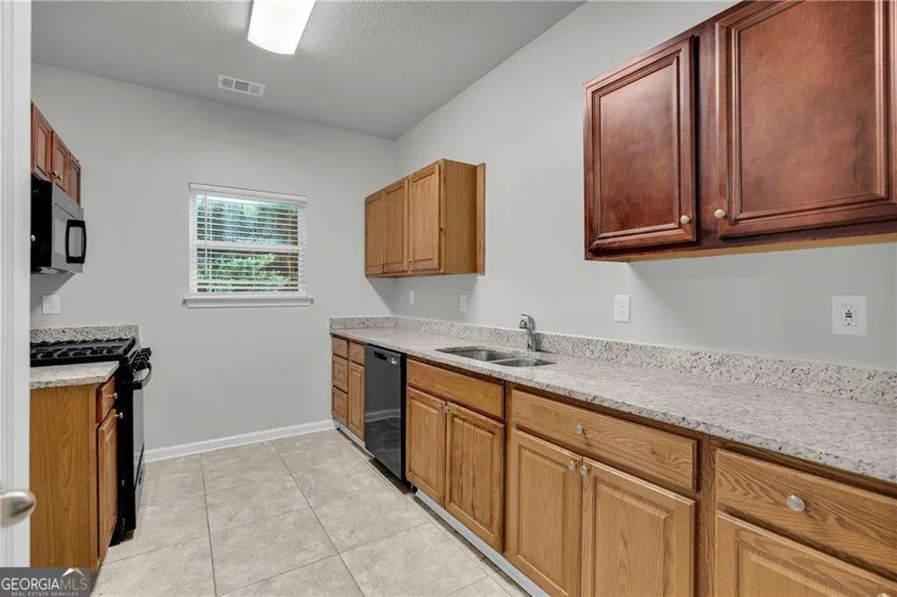 2407 Hackamore DR South Fulton, GA 30349