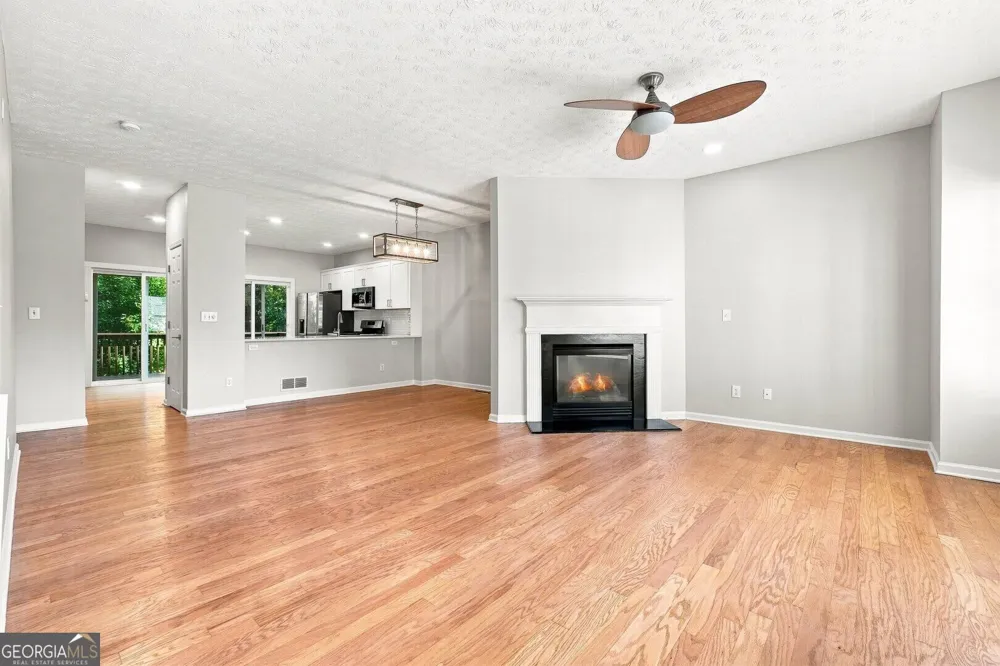 3684 Lantern Walk LN Scottdale, GA 30079