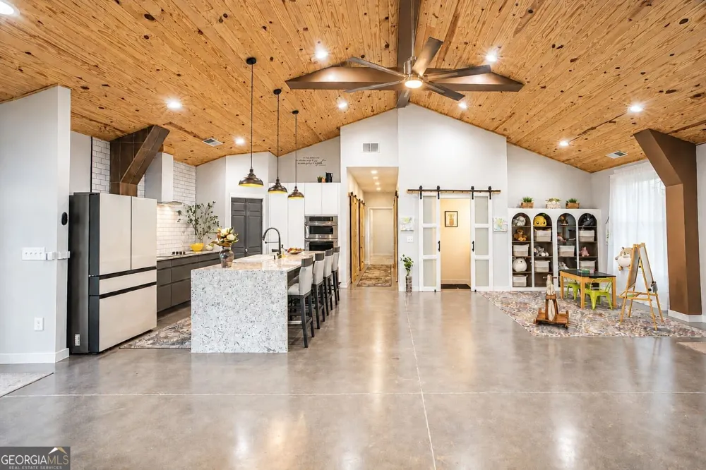 26 Plantation RD NW Adairsville, GA 30103