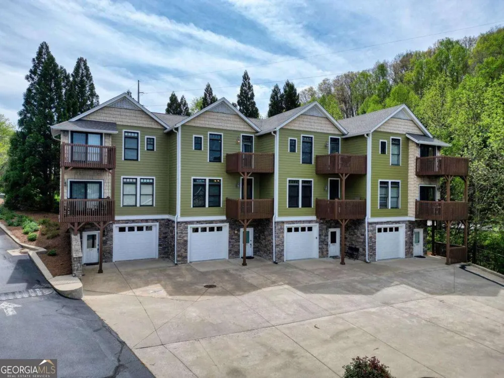 1401 Lakeside RD Hiawassee, GA 30546