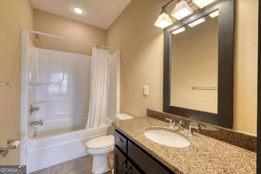 1401 Lakeside RD Hiawassee, GA 30546