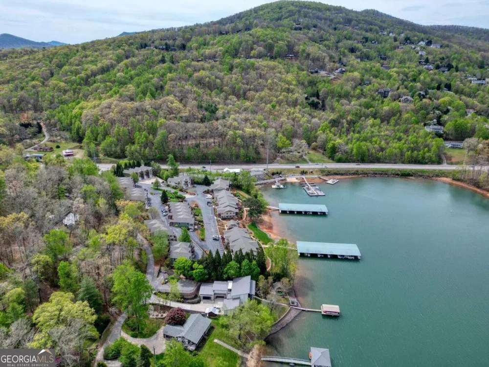1401 Lakeside RD Hiawassee, GA 30546