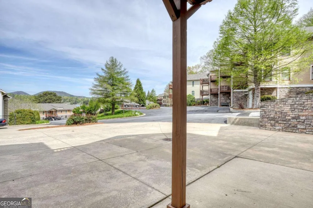 1401 Lakeside RD Hiawassee, GA 30546