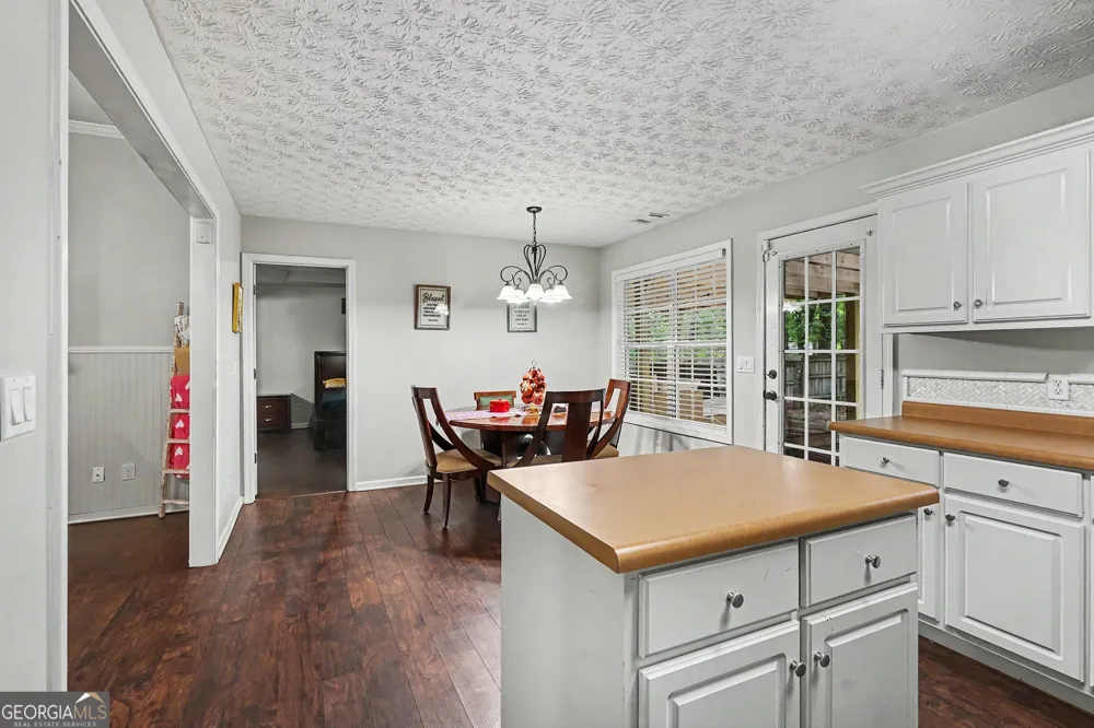 1857 High Green DR Statham, GA 30666