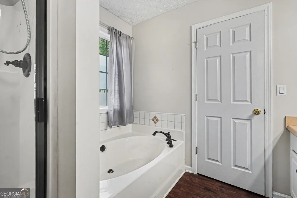 1857 High Green DR Statham, GA 30666