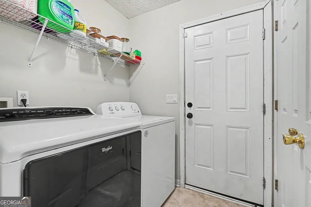 1857 High Green DR Statham, GA 30666
