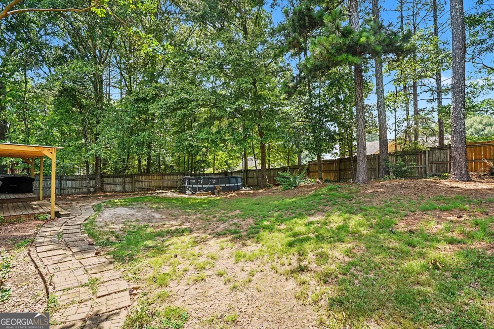 1857 High Green DR Statham, GA 30666