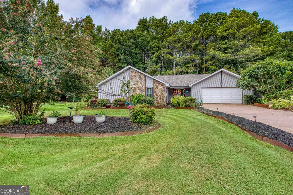 125 Grandchester WAY Fayetteville, GA 30215