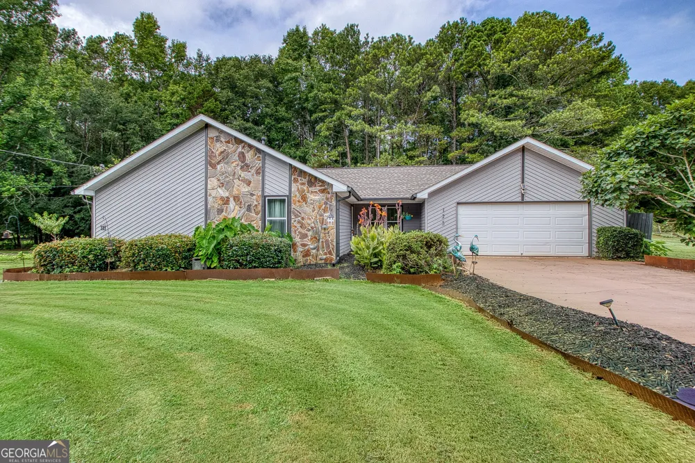 125 Grandchester WAY Fayetteville, GA 30215