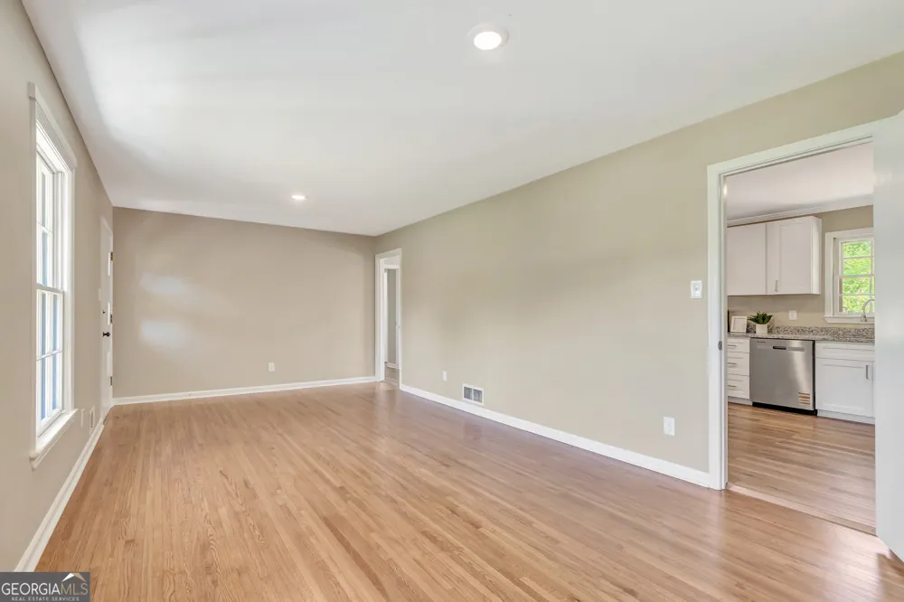 335 Kelly DR Fayetteville, GA 30214