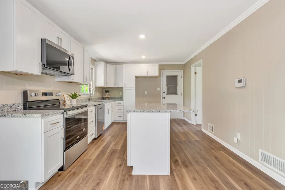 335 Kelly DR Fayetteville, GA 30214