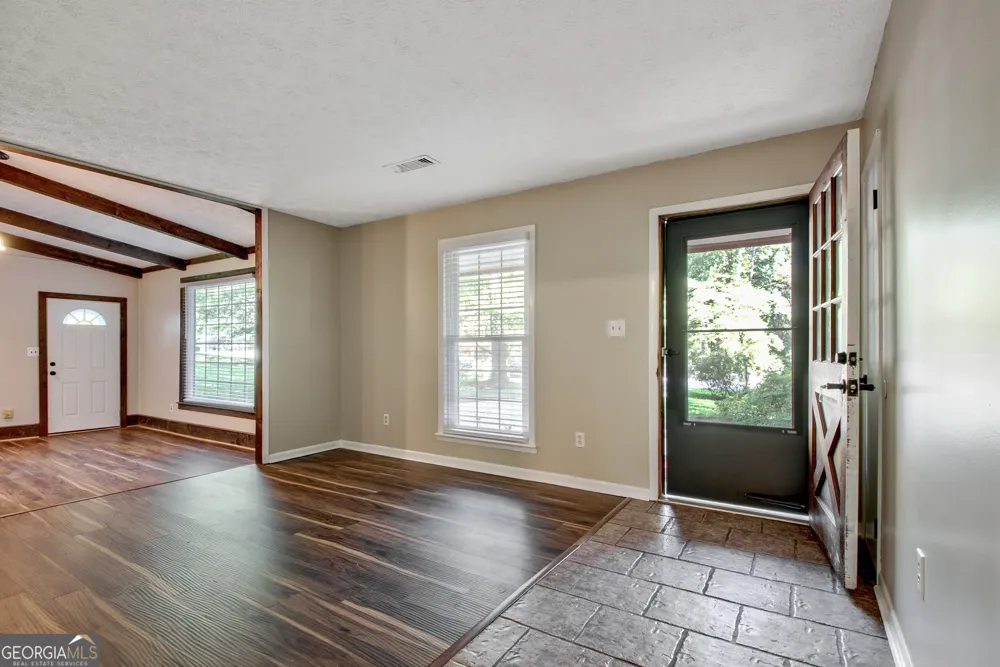 11 Logwood LN Newnan, GA 30265