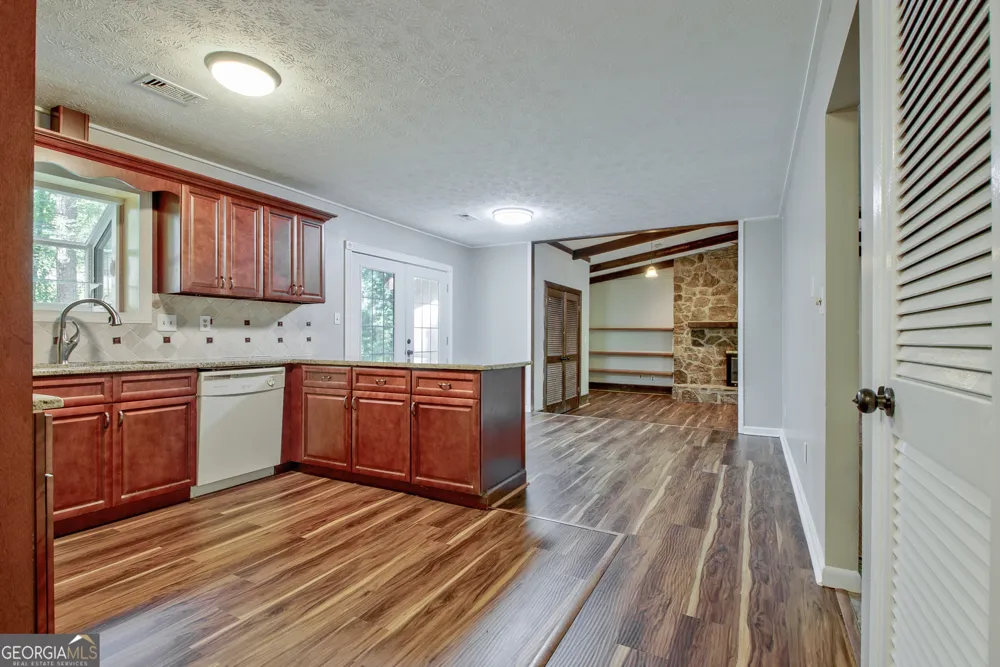 11 Logwood LN Newnan, GA 30265