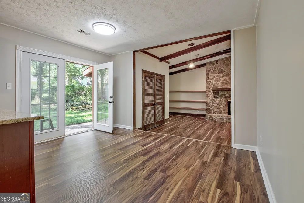 11 Logwood LN Newnan, GA 30265
