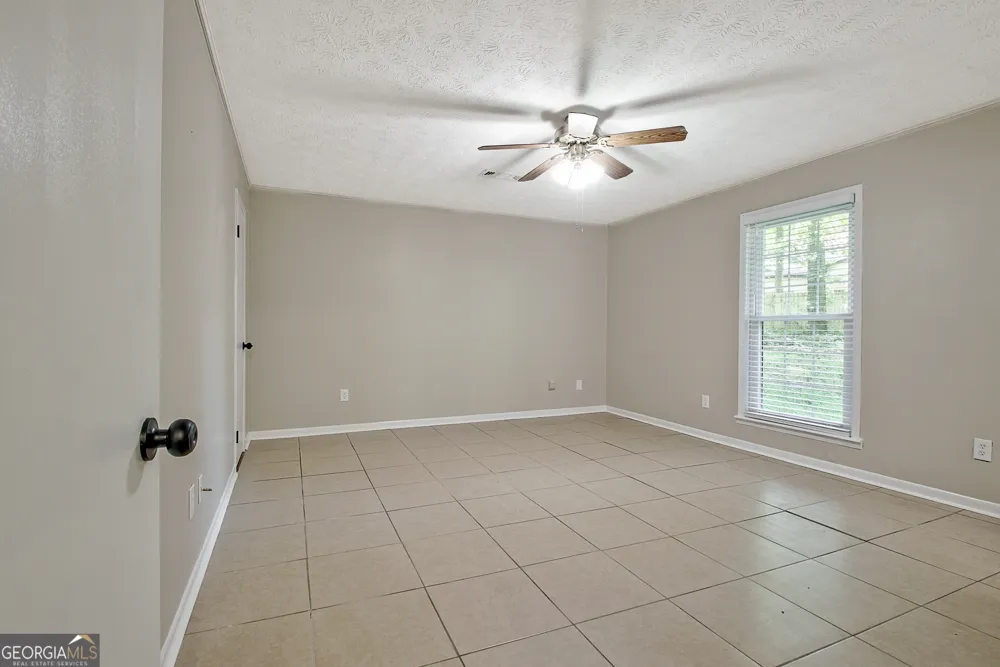 11 Logwood LN Newnan, GA 30265