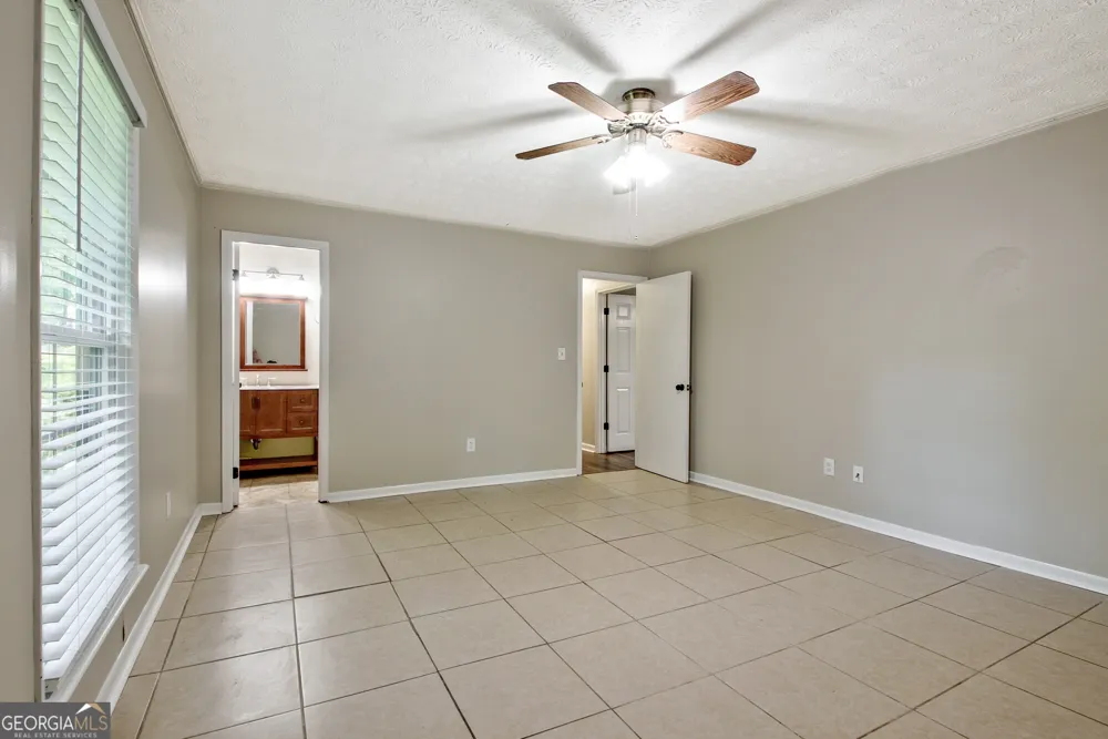 11 Logwood LN Newnan, GA 30265