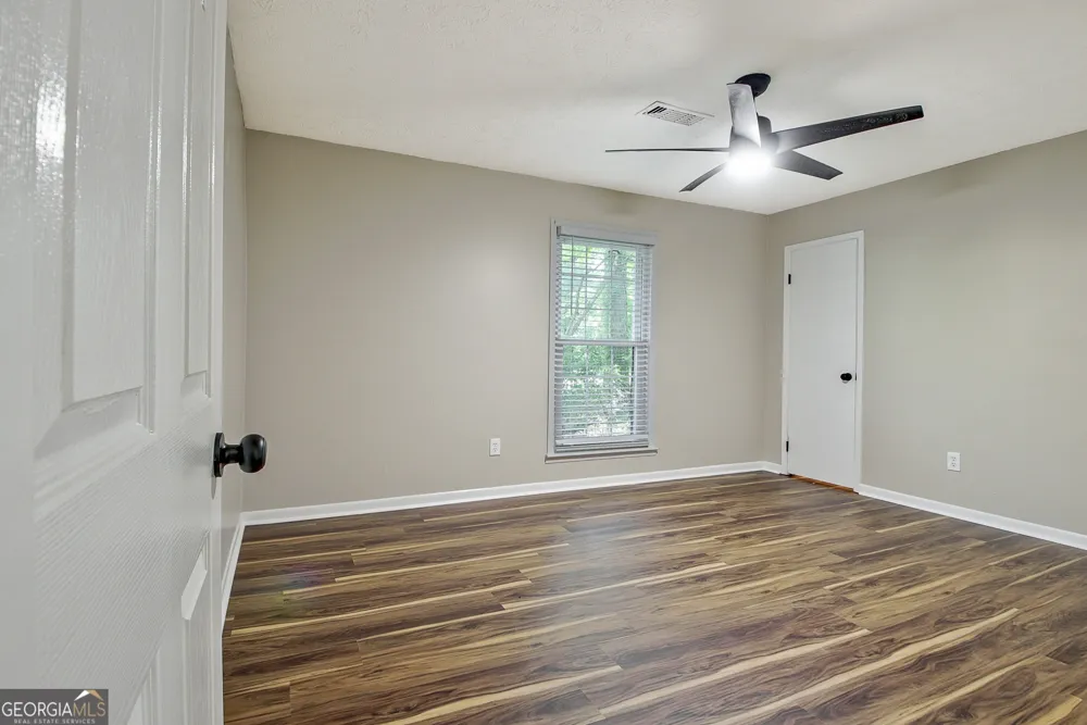 11 Logwood LN Newnan, GA 30265
