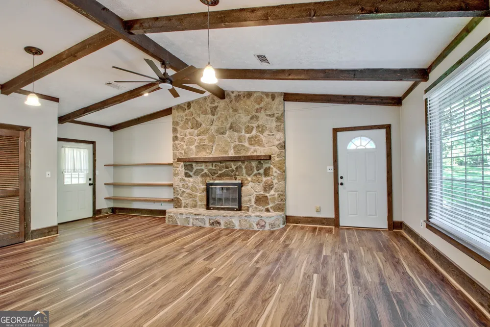 11 Logwood LN Newnan, GA 30265