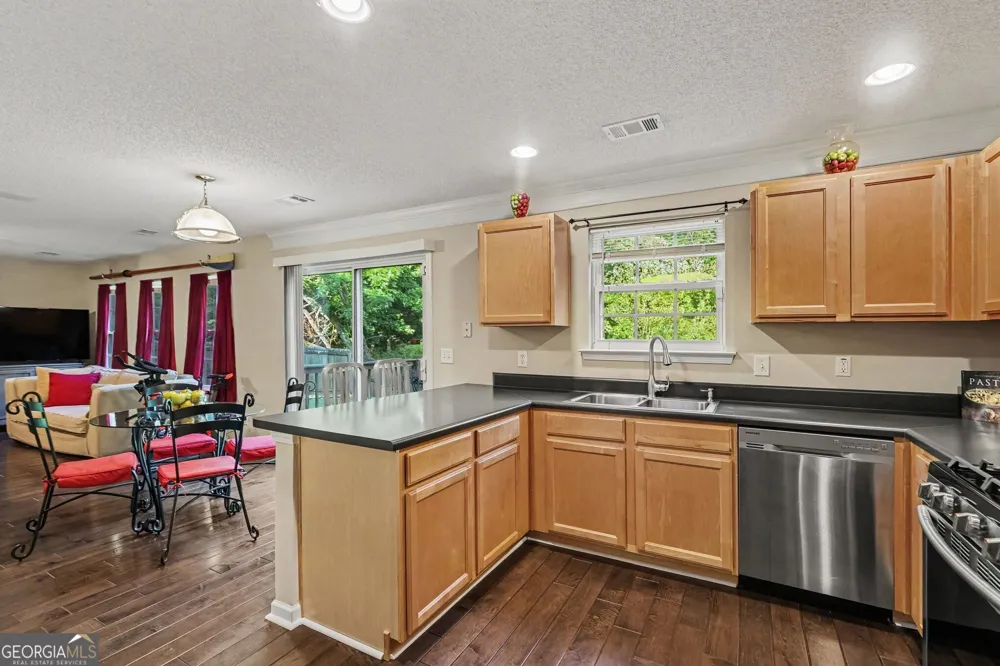 6738 Brookfield WAY Douglasville, GA 30134