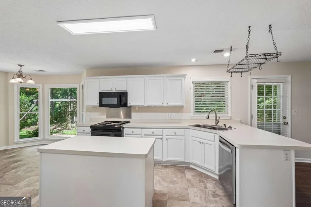 89 Creekside DR Dallas, GA 30157