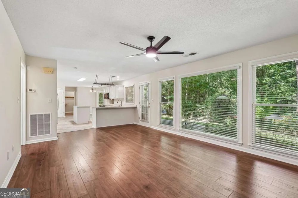 89 Creekside DR Dallas, GA 30157