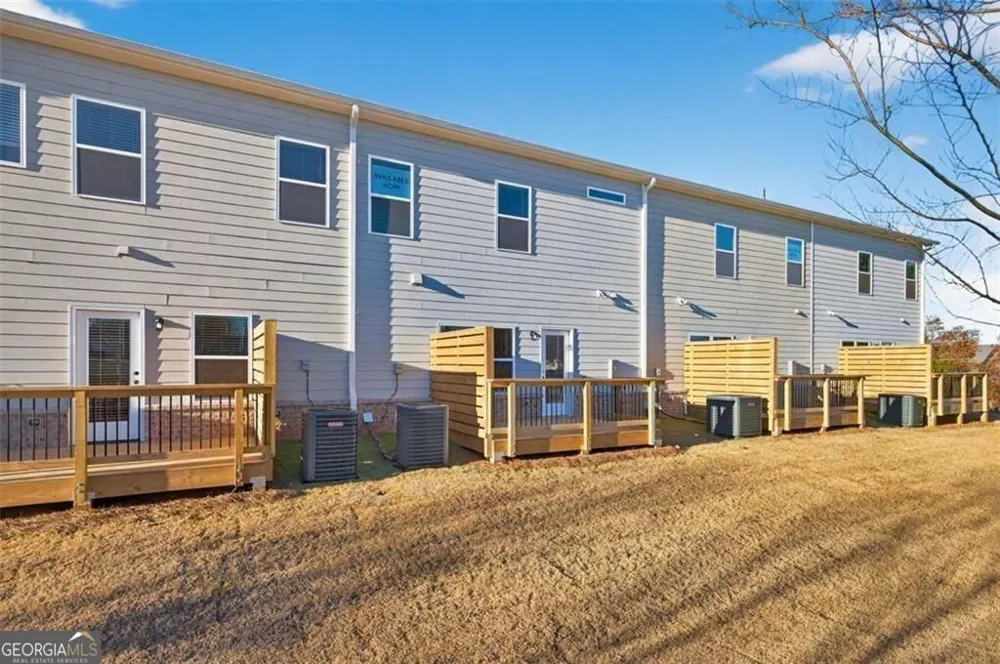 36 Jacobs Farm LN Lawrenceville, GA 30045