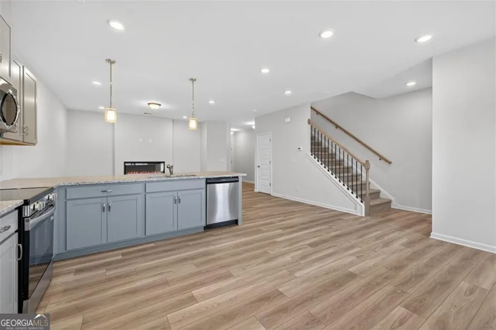 36 Jacobs Farm LN Lawrenceville, GA 30045