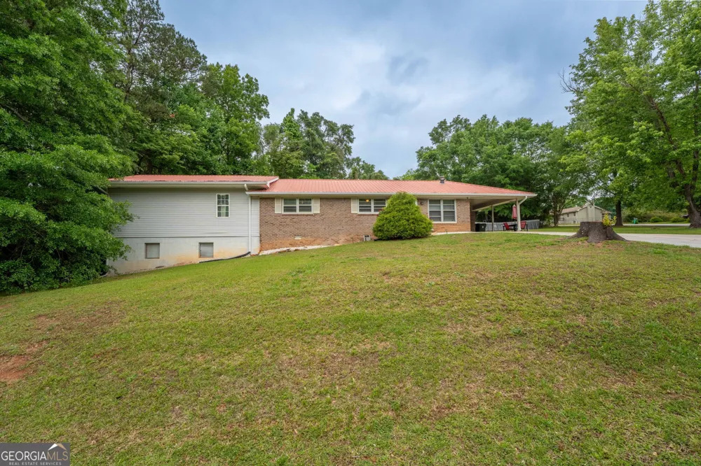 84 Lovell CIR Toccoa, GA 30577