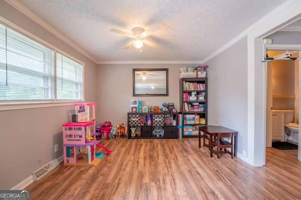 84 Lovell CIR Toccoa, GA 30577