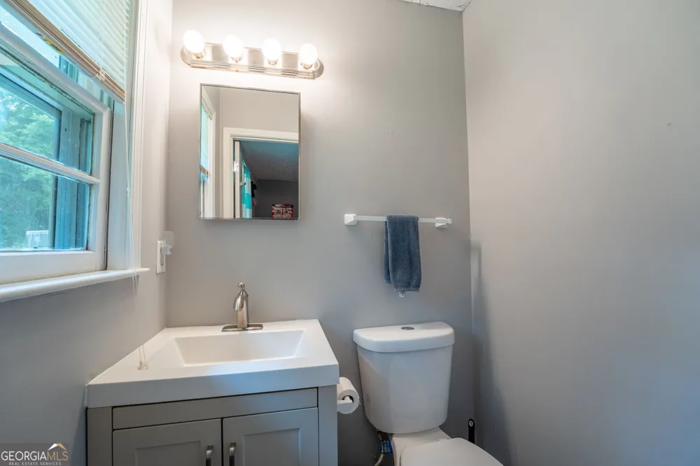 84 Lovell CIR Toccoa, GA 30577